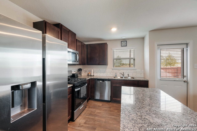 Listing photo id 4 for 13547 Hummel Loop