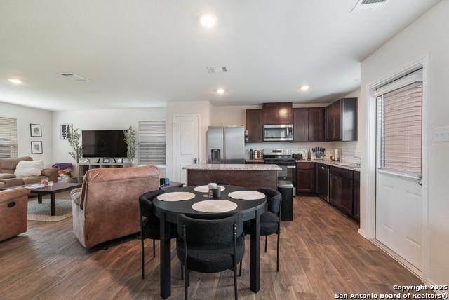 Listing photo id 7 for 13547 Hummel Loop