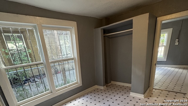 Image 11 of 13 For 1722 Arbor  