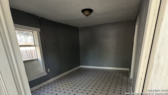 Image 3 of 13 For 1722 Arbor  