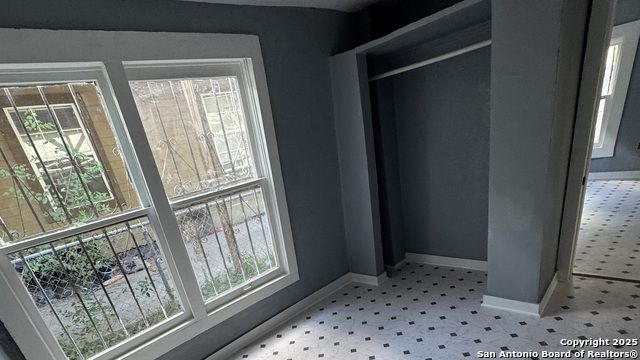 Image 6 of 13 For 1722 Arbor  