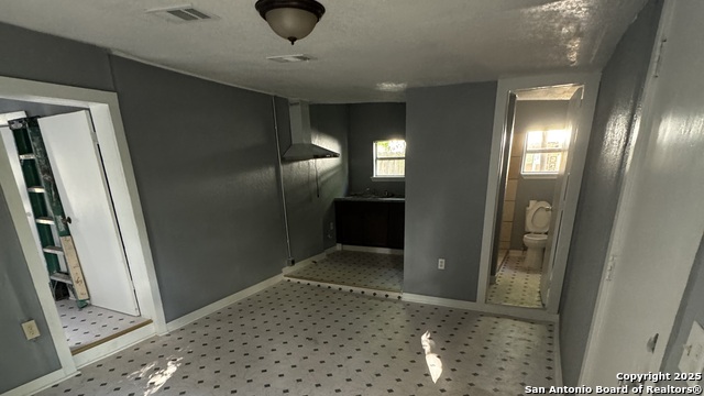 Image 7 of 13 For 1722 Arbor  