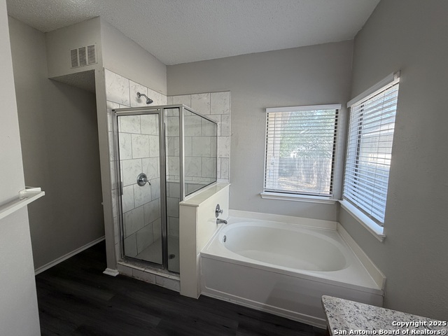 Listing photo id 18 for 7338 Estrid Trail