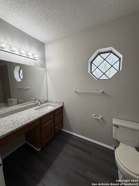 Listing photo id 20 for 7338 Estrid Trail