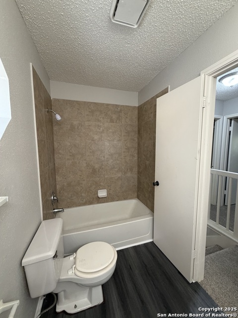 Listing photo id 21 for 7338 Estrid Trail