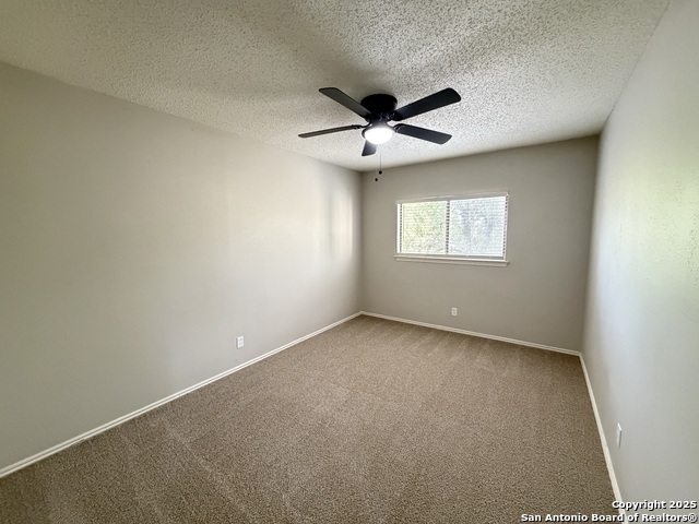 Listing photo id 23 for 7338 Estrid Trail