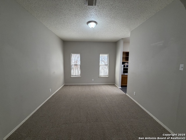 Listing photo id 2 for 7338 Estrid Trail