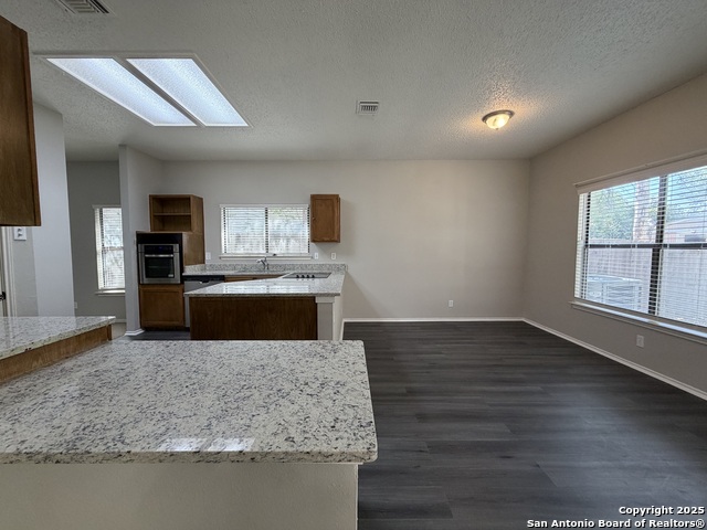 Listing photo id 6 for 7338 Estrid Trail