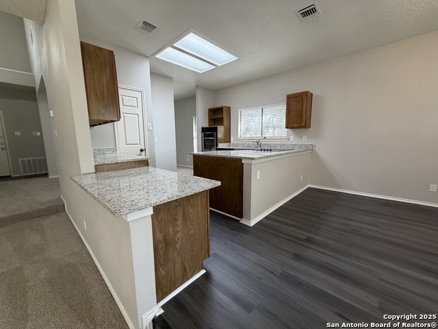 Listing photo id 7 for 7338 Estrid Trail