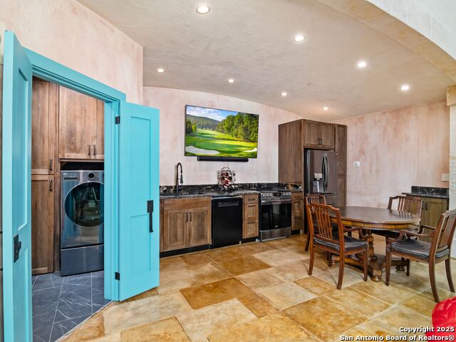 Listing photo id 8 for 7231 Stonewall  # 6109