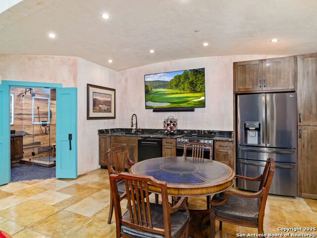 Listing photo id 9 for 7231 Stonewall  # 6109