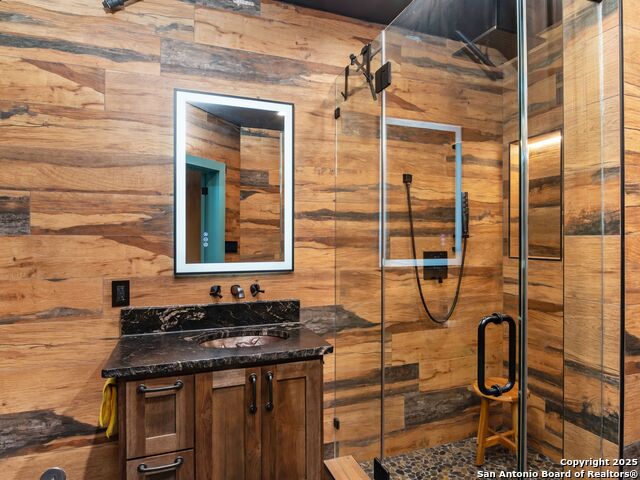 Listing photo id 11 for 7231 Stonewall  # 6109