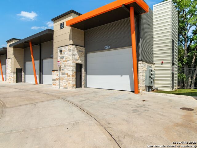 Listing photo id 1 for 7231 Stonewall  # 6109