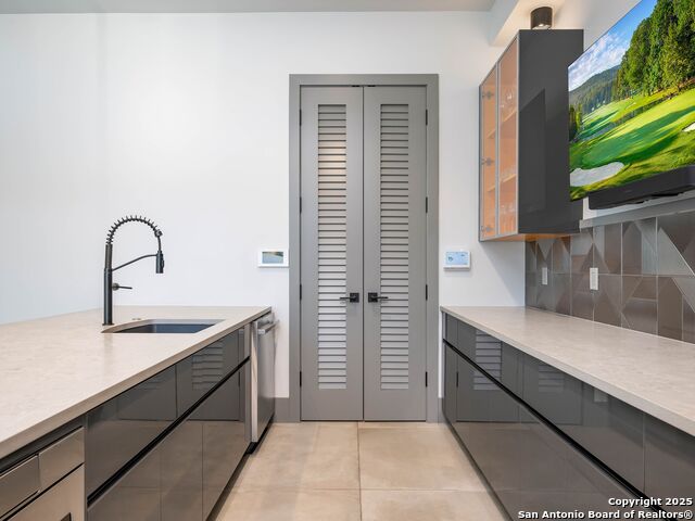 Listing photo id 30 for 7231 Stonewall  # 6109