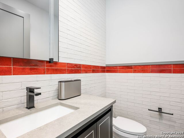 Listing photo id 31 for 7231 Stonewall  # 6109