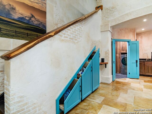 Listing photo id 7 for 7231 Stonewall  # 6109