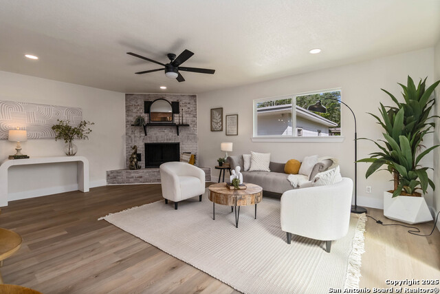 Listing photo id 13 for 631 Robinhood