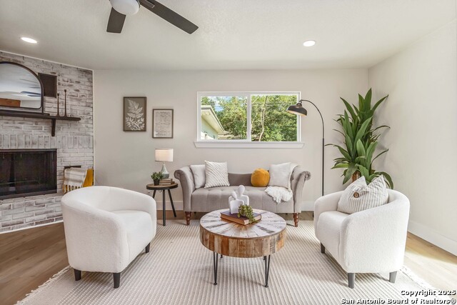 Listing photo id 15 for 631 Robinhood