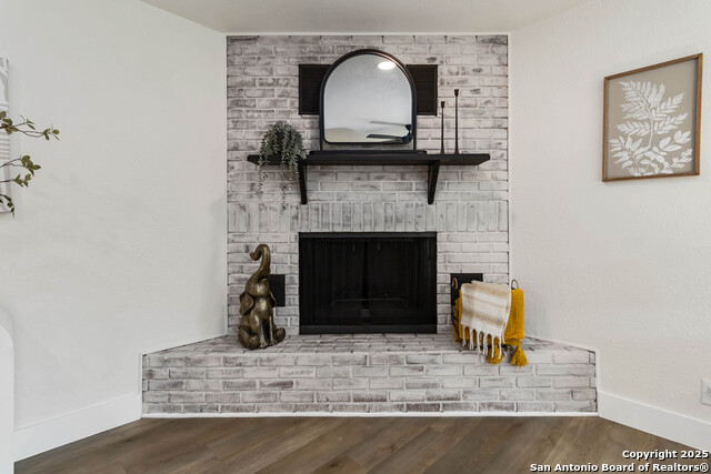 Listing photo id 16 for 631 Robinhood