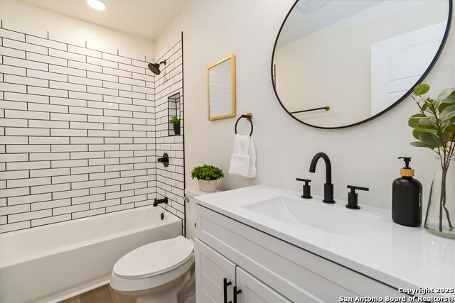 Listing photo id 17 for 631 Robinhood