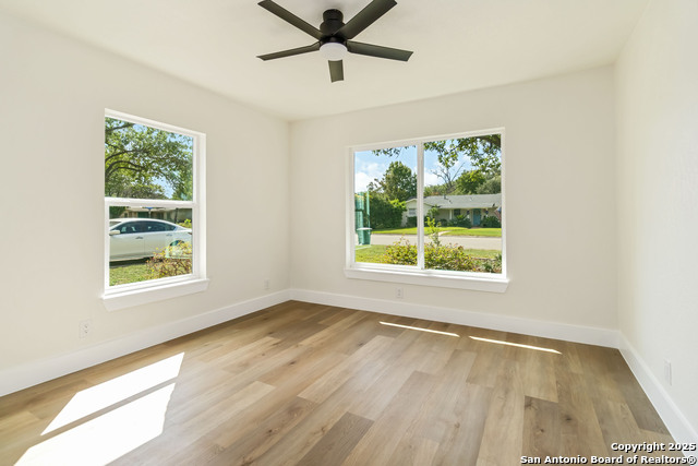 Listing photo id 20 for 631 Robinhood