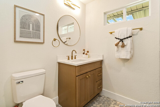 Listing photo id 25 for 631 Robinhood
