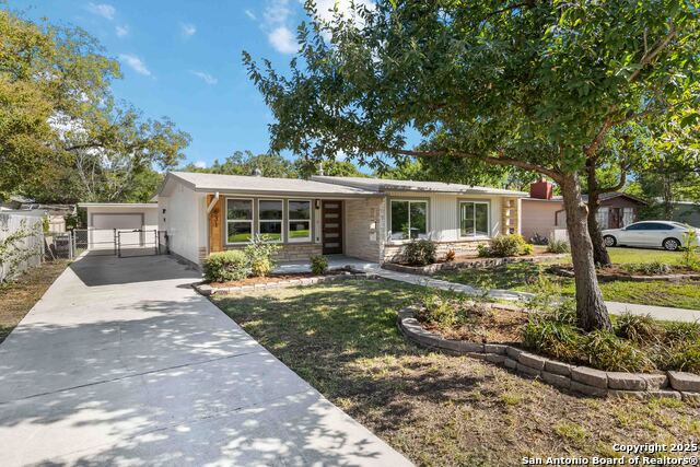 Listing photo id 1 for 631 Robinhood