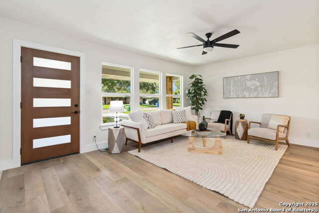 Listing photo id 5 for 631 Robinhood