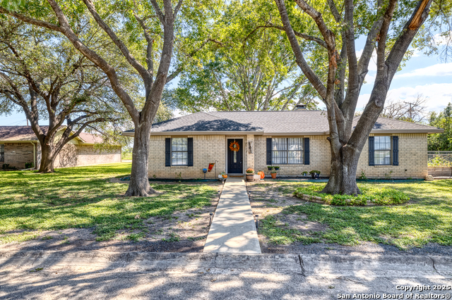 Details for 101 S. Bluebonnet Dr., Uvalde, TX 78801