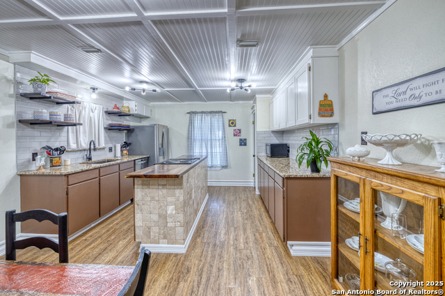 Image 10 of 46 For 101 S. Bluebonnet Dr.