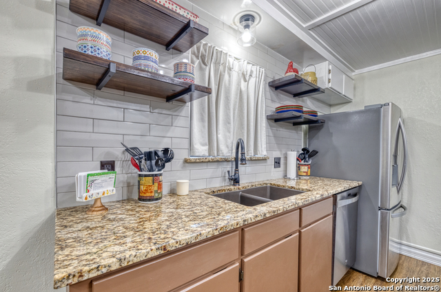 Image 12 of 46 For 101 S. Bluebonnet Dr.