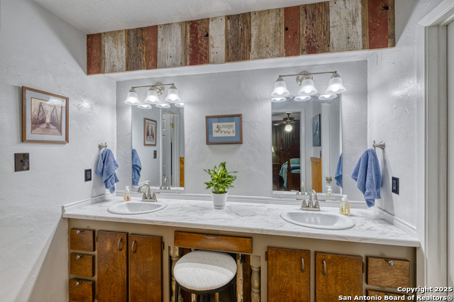 Image 17 of 46 For 101 S. Bluebonnet Dr.