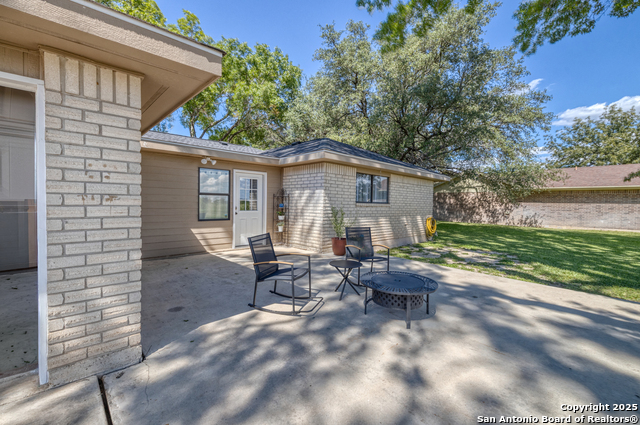 Image 32 of 46 For 101 S. Bluebonnet Dr.