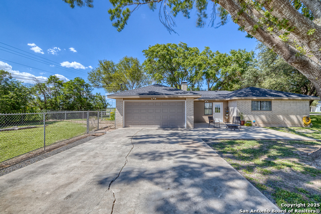 Image 33 of 46 For 101 S. Bluebonnet Dr.