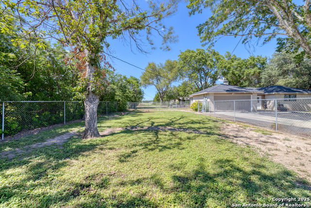 Image 37 of 46 For 101 S. Bluebonnet Dr.