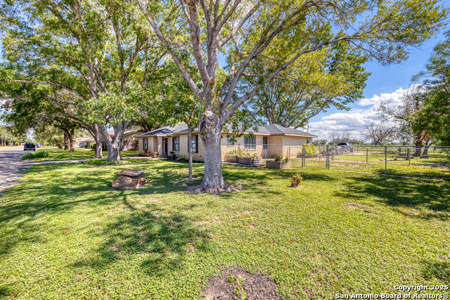 Image 4 of 46 For 101 S. Bluebonnet Dr.