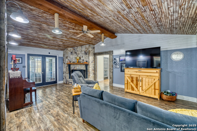 Image 6 of 46 For 101 S. Bluebonnet Dr.