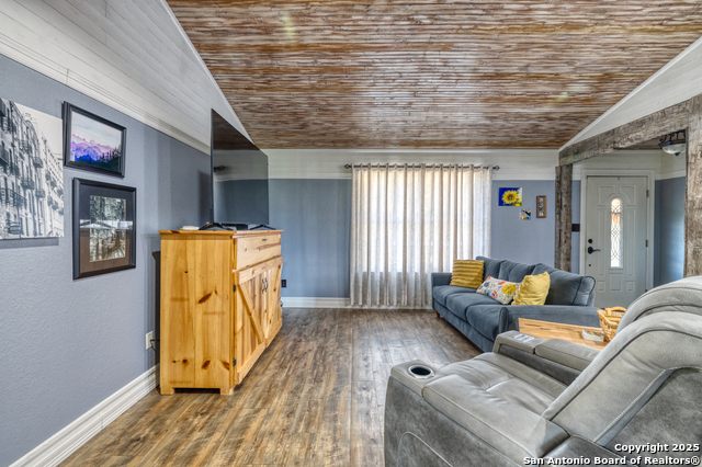 Image 8 of 46 For 101 S. Bluebonnet Dr.