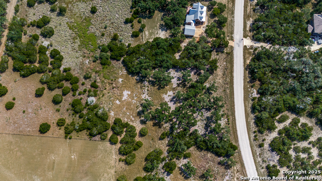 Listing photo id 10 for 711 Vista Springs