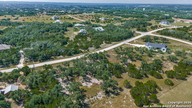 Listing photo id 11 for 711 Vista Springs