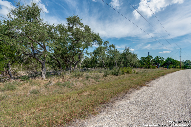 Listing photo id 4 for 711 Vista Springs