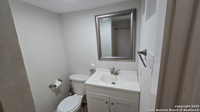 Image 8 of 17 For 212 Placid Dr 2