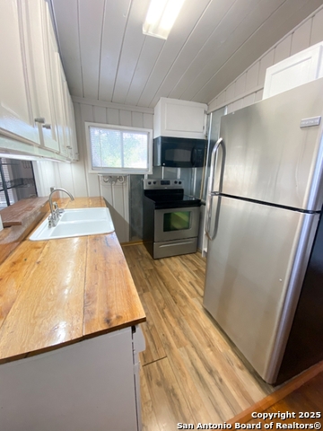 Listing photo id 9 for 130 Deer Trail