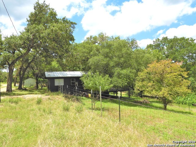 Listing photo id 14 for 130 Deer Trail