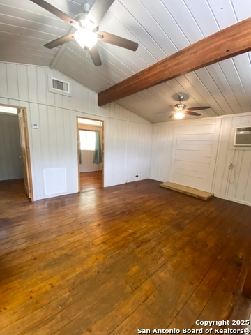 Listing photo id 4 for 130 Deer Trail