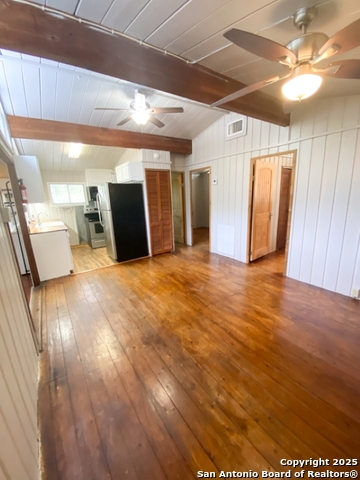 Listing photo id 5 for 130 Deer Trail