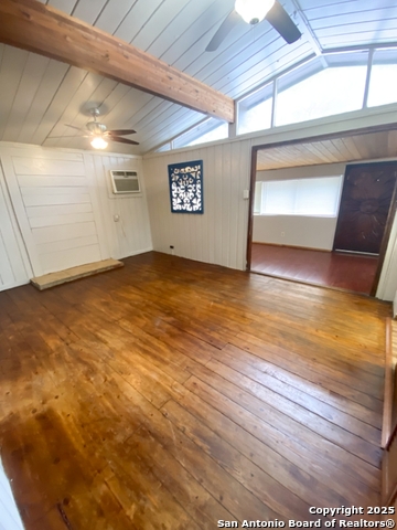 Listing photo id 6 for 130 Deer Trail
