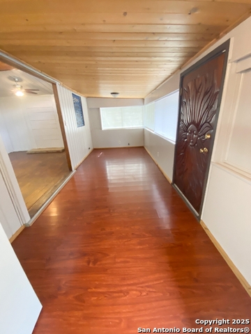 Listing photo id 7 for 130 Deer Trail