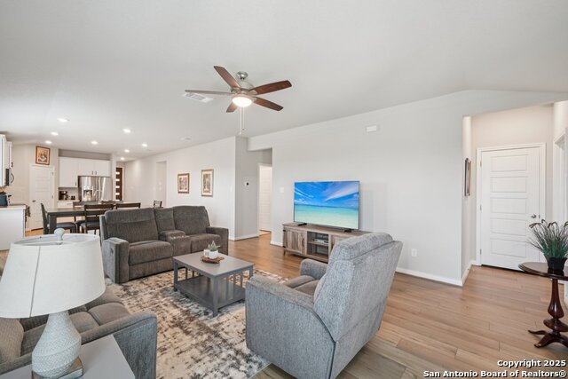 Image 11 of 27 For 1281 Carl