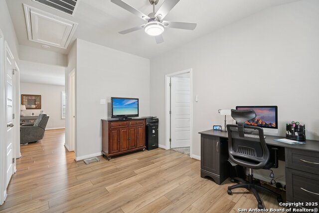 Image 21 of 27 For 1281 Carl